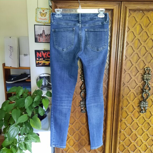 Old Navy Mid-Rise ROCKSTAR Distressed Skinny Jeans - Darkwash, Size 4 - Picture 5 of 15